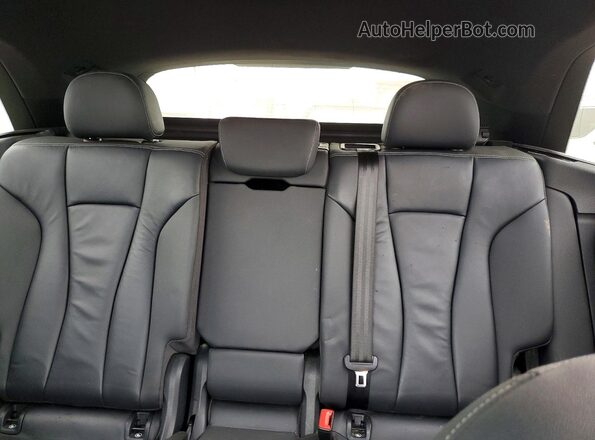 WA1AVAF14KD009852 2019 AUDI Q8 Black Widok wnętrza z tyłu
