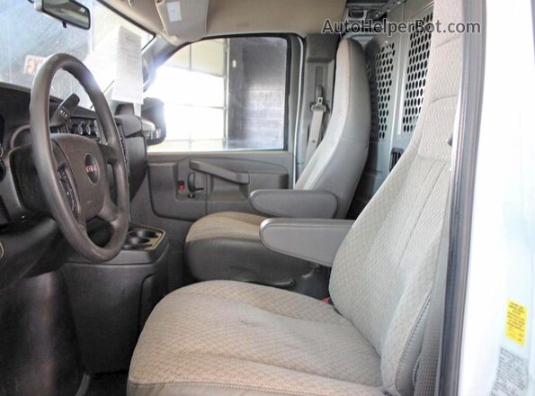 1GTW7AFP5P1188115 2023 GMC SAVANA White Вид задніх сидінь