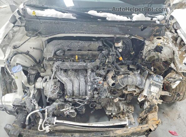 KMHRC8A38SU353034 2025 HYUNDAI VENUE White Widok komory silnika