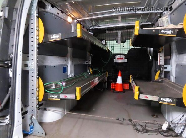 W1YV0BEY7P4225028 2023 MERCEDES-BENZ METRIS Белый Вид салона спереди