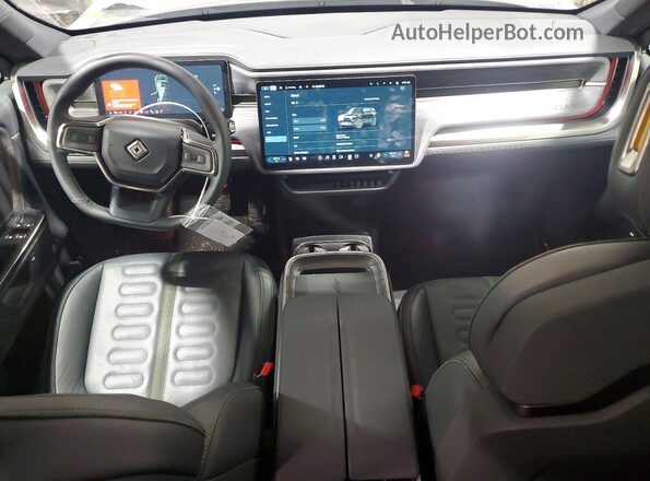 7PDSGCBA7TN076309 2026 RIVIAN R1S Black Вид щитка приладів