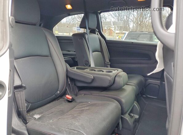 5FNRL6H78SB052080 2025 HONDA ODYSSEY White Widok wnętrza z tyłu