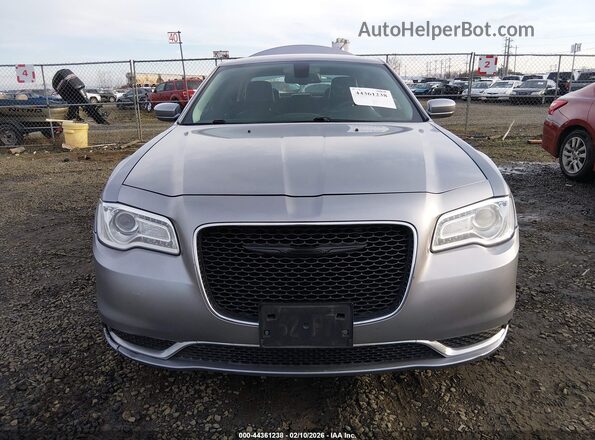2C3CCAAG0GH229746 2016 CHRYSLER 300 Silver უკანა სალონის ხედი