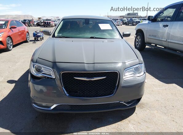 2C3CCAAG0KH648396 2019 CHRYSLER 300 Серый Вид задней части салона