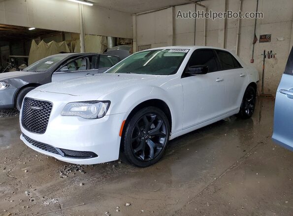 2C3CCAAG0PH505956 2023 CHRYSLER 300 Белый Передняя левая четверть
