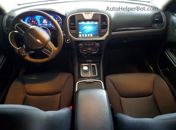 2C3CCAAG0PH505956 2023 CHRYSLER 300 Белый Вид панели приборов