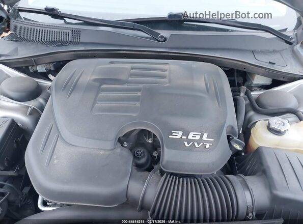 2C3CCAAG1LH202999 2020 CHRYSLER 300 Серебряный Вид сзади