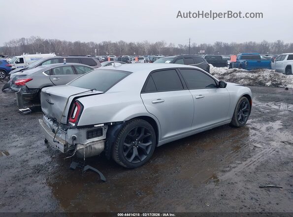 2C3CCAAG1LH202999 2020 CHRYSLER 300 Серебряный Задняя правая четверть