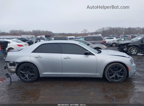 2C3CCAAG1LH202999 2020 CHRYSLER 300 Серебряный Панорамный вид салона 360°