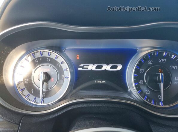 2C3CCAAG3KH654483 2019 CHRYSLER 300 Silver ხელსაწყოთა პანელის ხედი