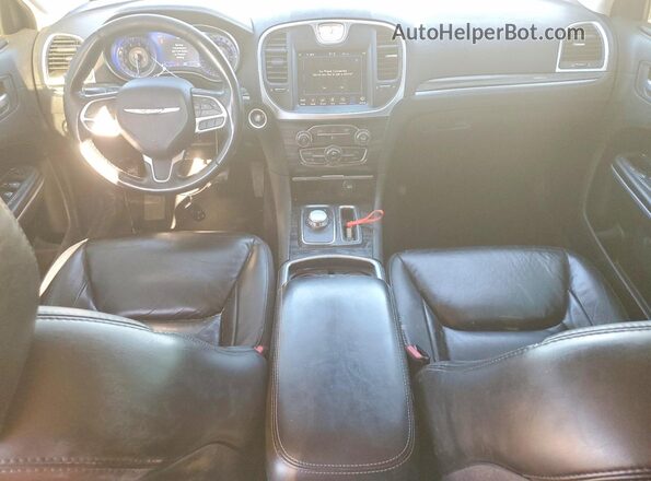 2C3CCAAG3KH654483 2019 CHRYSLER 300 Silver წინა პანელის ხედი