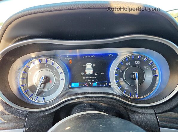 2C3CCAAG4HH661824 2017 CHRYSLER 300 Серый Вид щитка приборов