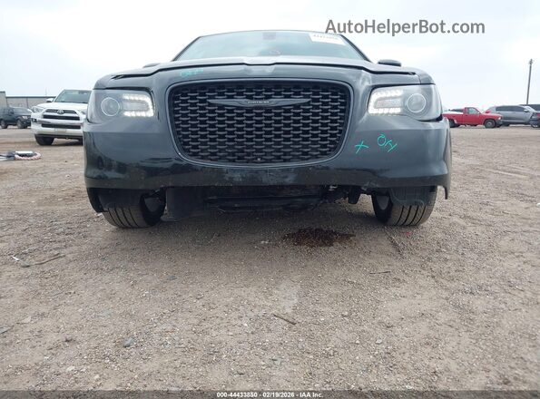 2C3CCAAG6PH580984 2023 CHRYSLER 300 Черный Вид спереди
