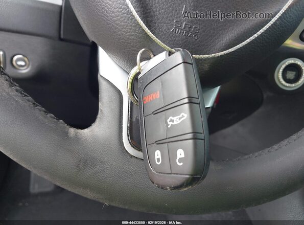 2C3CCAAG6PH580984 2023 CHRYSLER 300 Черный Вид панели приборов