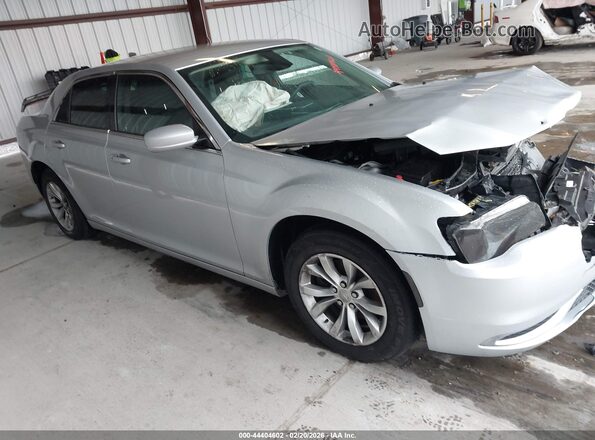 2C3CCAAG7KH627609 2019 CHRYSLER 300 Серебряный Передняя правая четверть