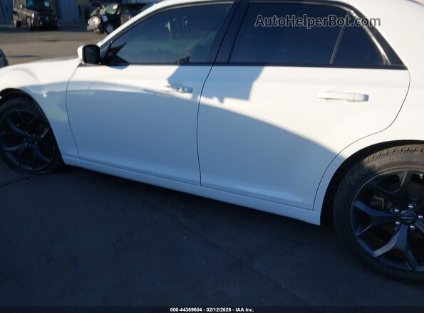 2C3CCABG1NH187051 2022 CHRYSLER 300 Белый Панорамный вид салона 360°