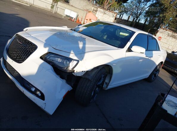 2C3CCABG1NH187051 2022 CHRYSLER 300 Белый Передняя левая четверть