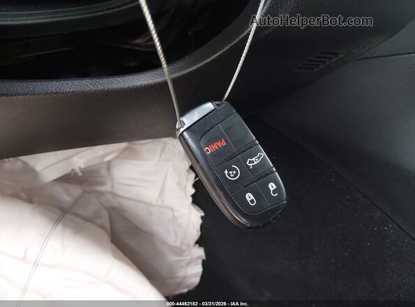 2C3CCABG1NH228908 2022 CHRYSLER 300 Черный Вид панели приборов