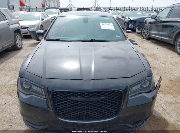 2C3CCABG3KH682704 2019 CHRYSLER 300 Black Rear interior view