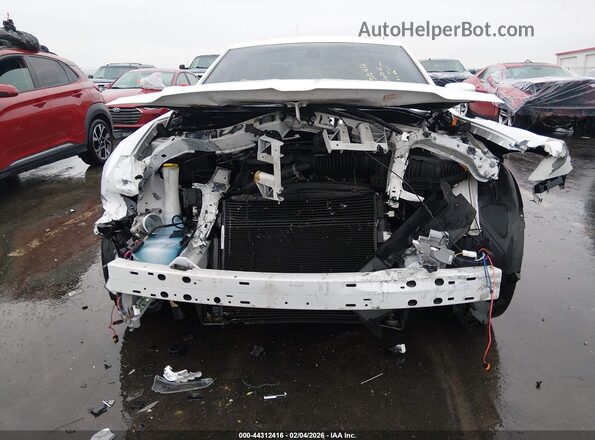 2C3CCABG8JH243786 2018 CHRYSLER 300 Белый Вид спереди