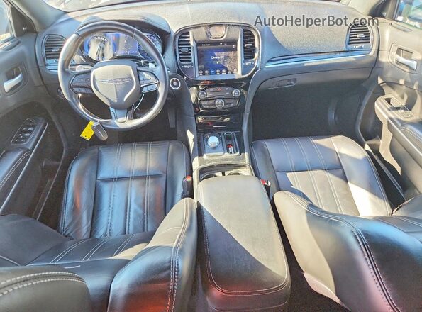 2C3CCABG8KH682875 2019 CHRYSLER 300 Черный Вид панели приборов