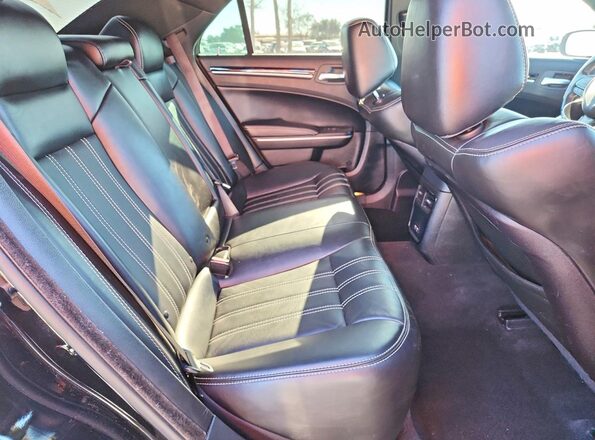 2C3CCABG8KH682875 2019 CHRYSLER 300 Черный Вид задних сидений