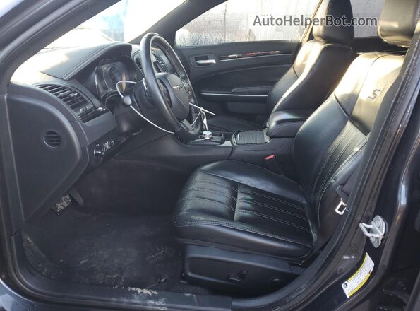 2C3CCABG9JH267028 2018 CHRYSLER 300 Черный Вид салона спереди