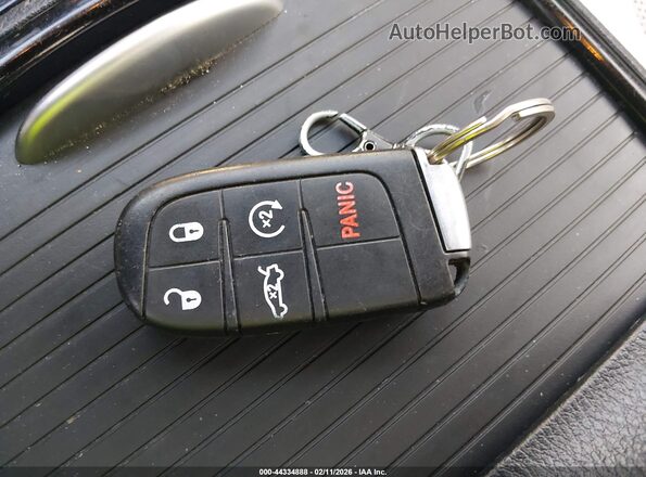 2C3CCABGXJH148467 2018 CHRYSLER 300 Черный Вид панели приборов