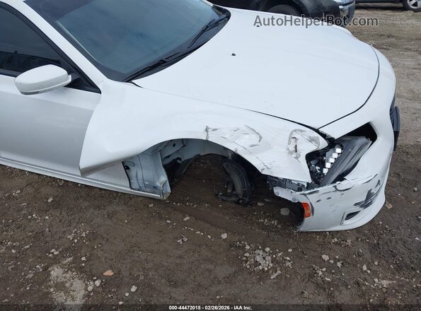 2C3CCADG8PH677390 2023 CHRYSLER 300 White Դիմացի տեսք
