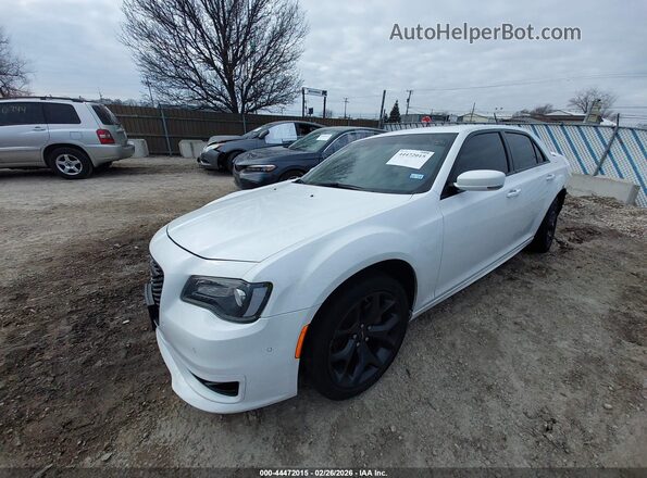 2C3CCADG8PH677390 2023 CHRYSLER 300 White Առջևի ձախ երեք քառորդ տեսարան