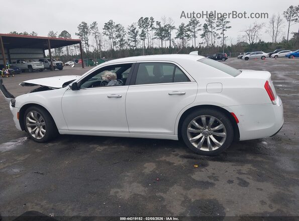 2C3CCAEG0JH280049 2018 CHRYSLER 300 Белый Панорамный вид салона 360°