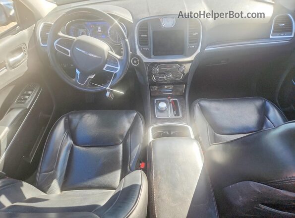 2C3CCAEG0KH697592 2019 CHRYSLER 300 Серый Вид панели приборов