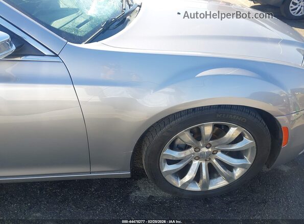 2C3CCAEG1JH136882 2018 CHRYSLER 300 Серебряный 