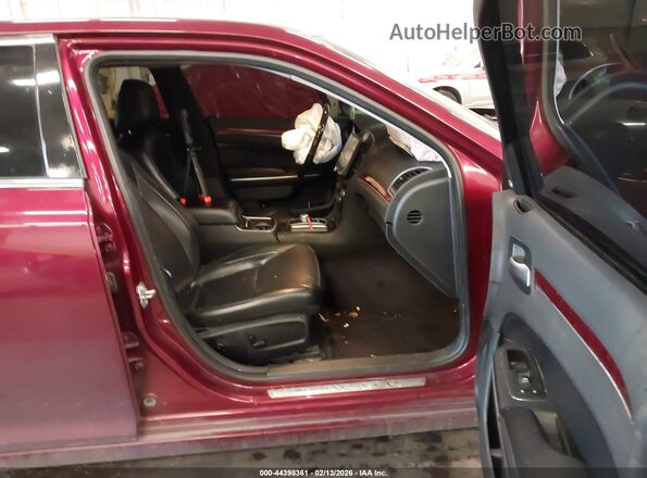 2C3CCAEG3HH559781 2017 CHRYSLER 300 Красный Вид салона спереди