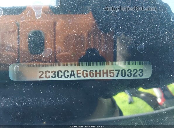 2C3CCAEG6HH570323 2017 CHRYSLER 300 Белый Вид подкапотного пространства