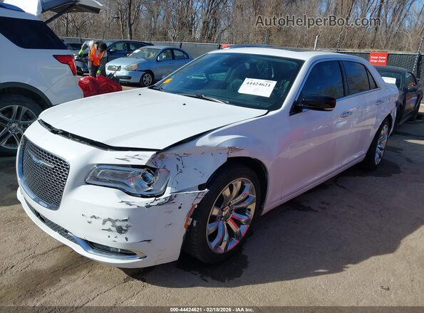 2C3CCAEG6HH570323 2017 CHRYSLER 300 Белый Передняя левая четверть