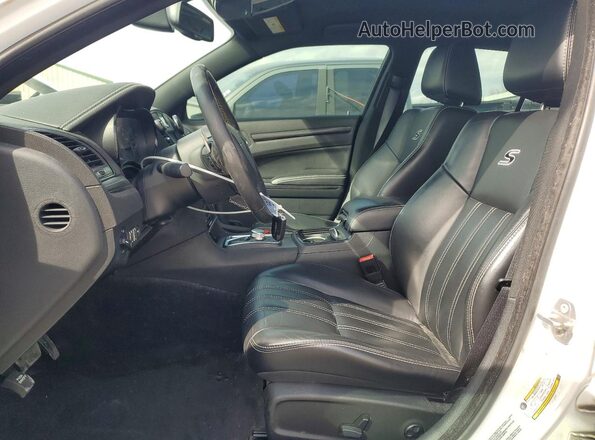 2C3CCAGG2GH148092 2016 CHRYSLER 300 Белый Вид салона спереди
