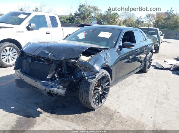 2C3CCAGG5HH522082 2017 CHRYSLER 300 Черный Передняя левая четверть
