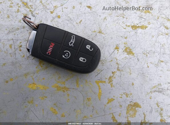 2C3CCAGG7KH605052 2019 CHRYSLER 300 Черный Вид панели приборов