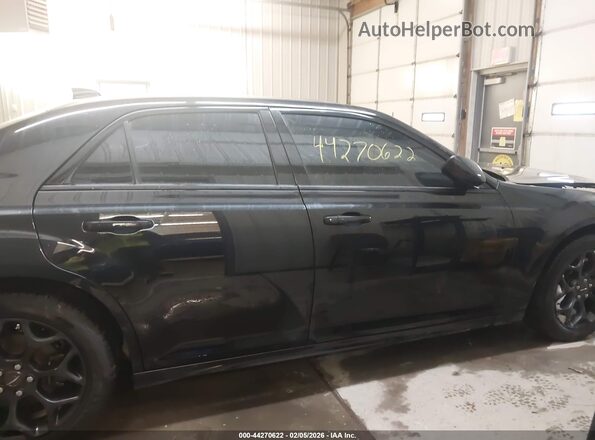 2C3CCAGG7KH605052 2019 CHRYSLER 300 Черный Вид задней части салона