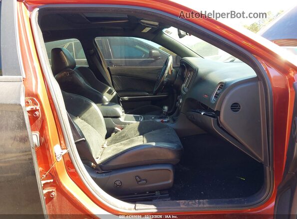 2C3CDXGJ4MH587866 2021 DODGE CHARGER Оранжевый Вид салона спереди