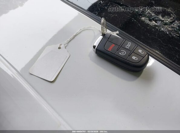 2C3CDXGJ6KH519422 2019 DODGE CHARGER White Widok deski rozdzielczej