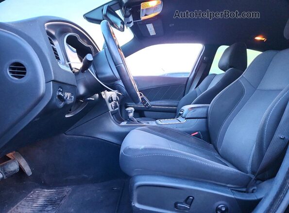 2C3CDXHG6JH153513 2018 DODGE CHARGER Black Widok wnętrza z przodu