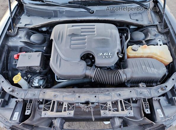 2C3CDXHG6JH153513 2018 DODGE CHARGER Black Widok wnętrza z tyłu