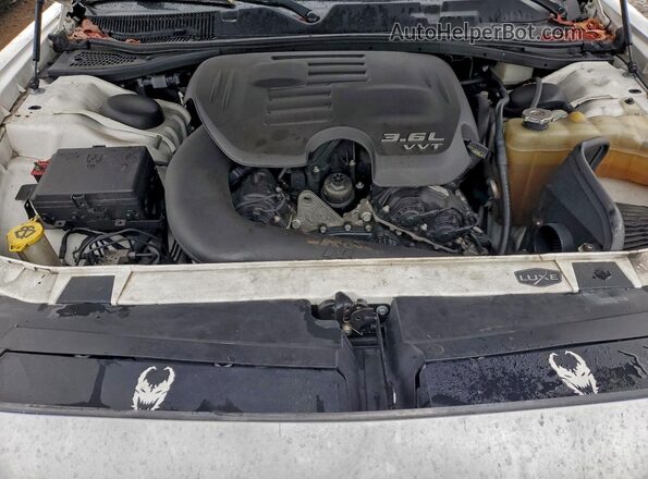 2C3CDZAG3HH549110 2017 DODGE CHALLENGER Белый Вид задней части салона