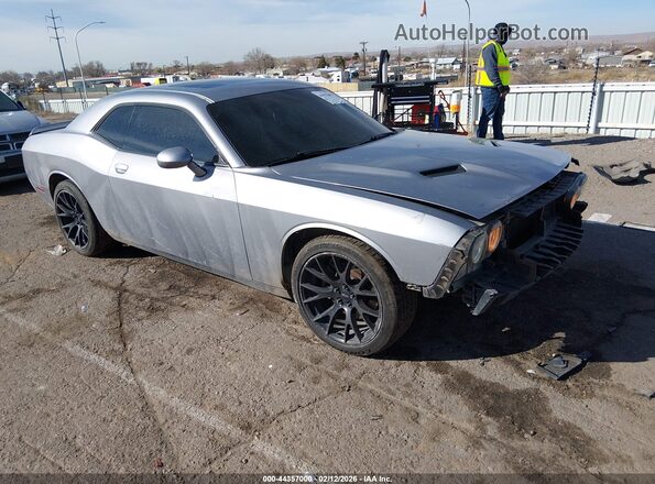 2C3CDZBT0JH209205 2018 DODGE CHALLENGER Серебряный Передняя правая четверть