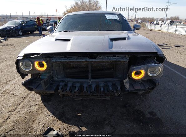 2C3CDZBT0JH209205 2018 DODGE CHALLENGER Серебряный Вид задней части салона
