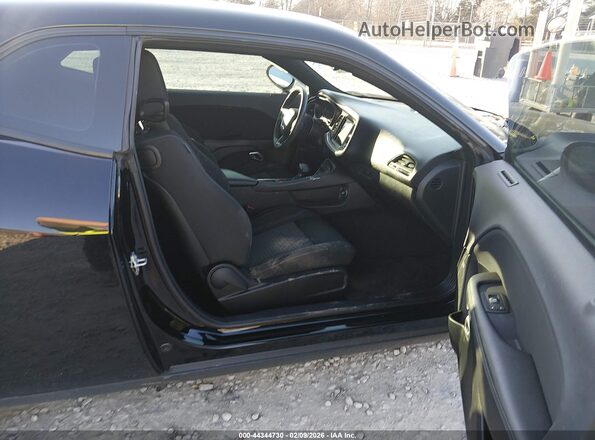2C3CDZBT9JH333604 2018 DODGE CHALLENGER Черный Вид салона спереди