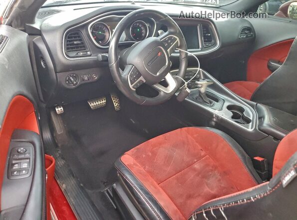 2C3CDZFJXGH330051 2016 DODGE CHALLENGER Красный Вид панели приборов
