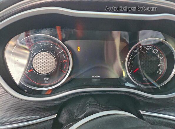 2C3CDZFJXGH330051 2016 DODGE CHALLENGER Красный Вид щитка приборов